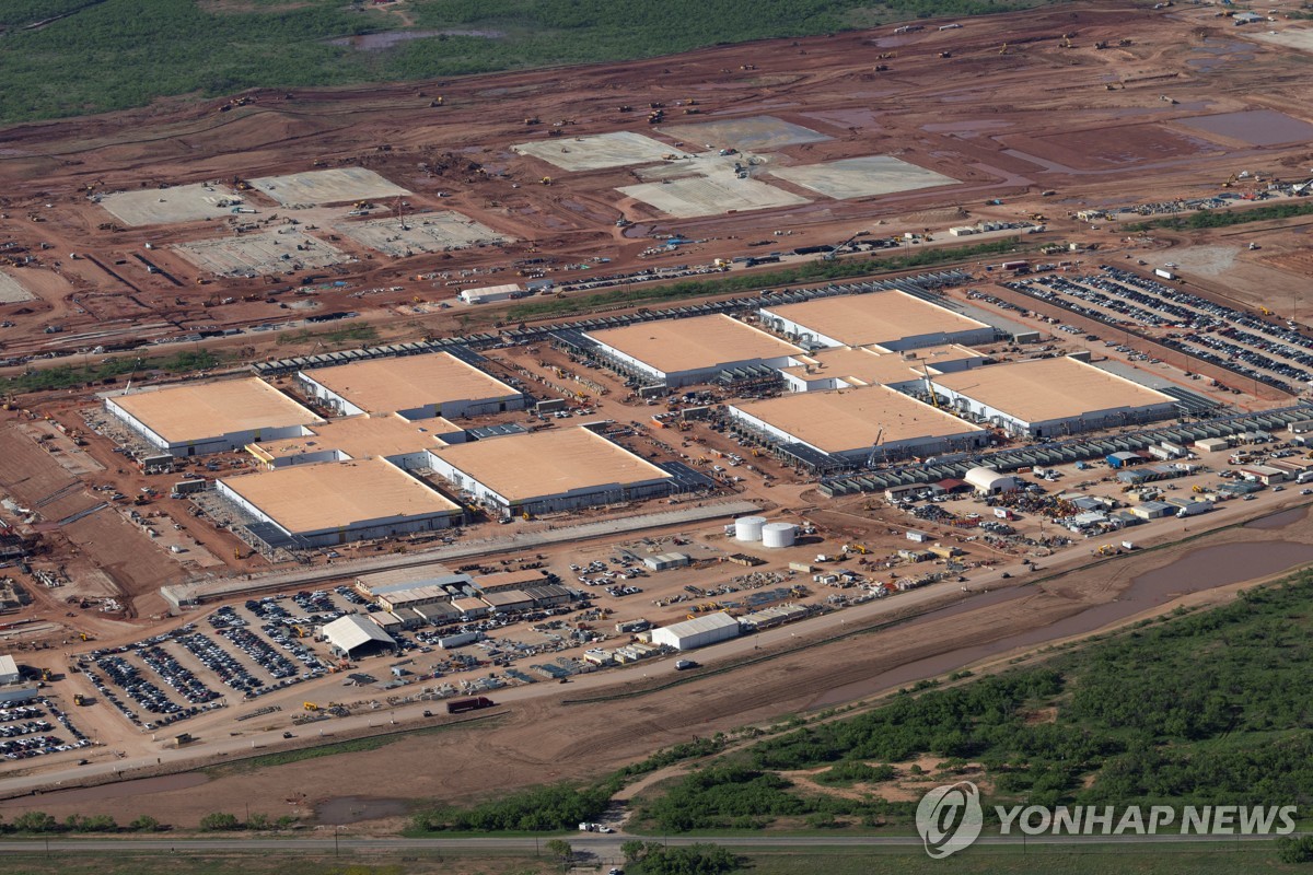 "AI 수요 강력…오픈AI, 오라클 데이터센터 4.5G…
