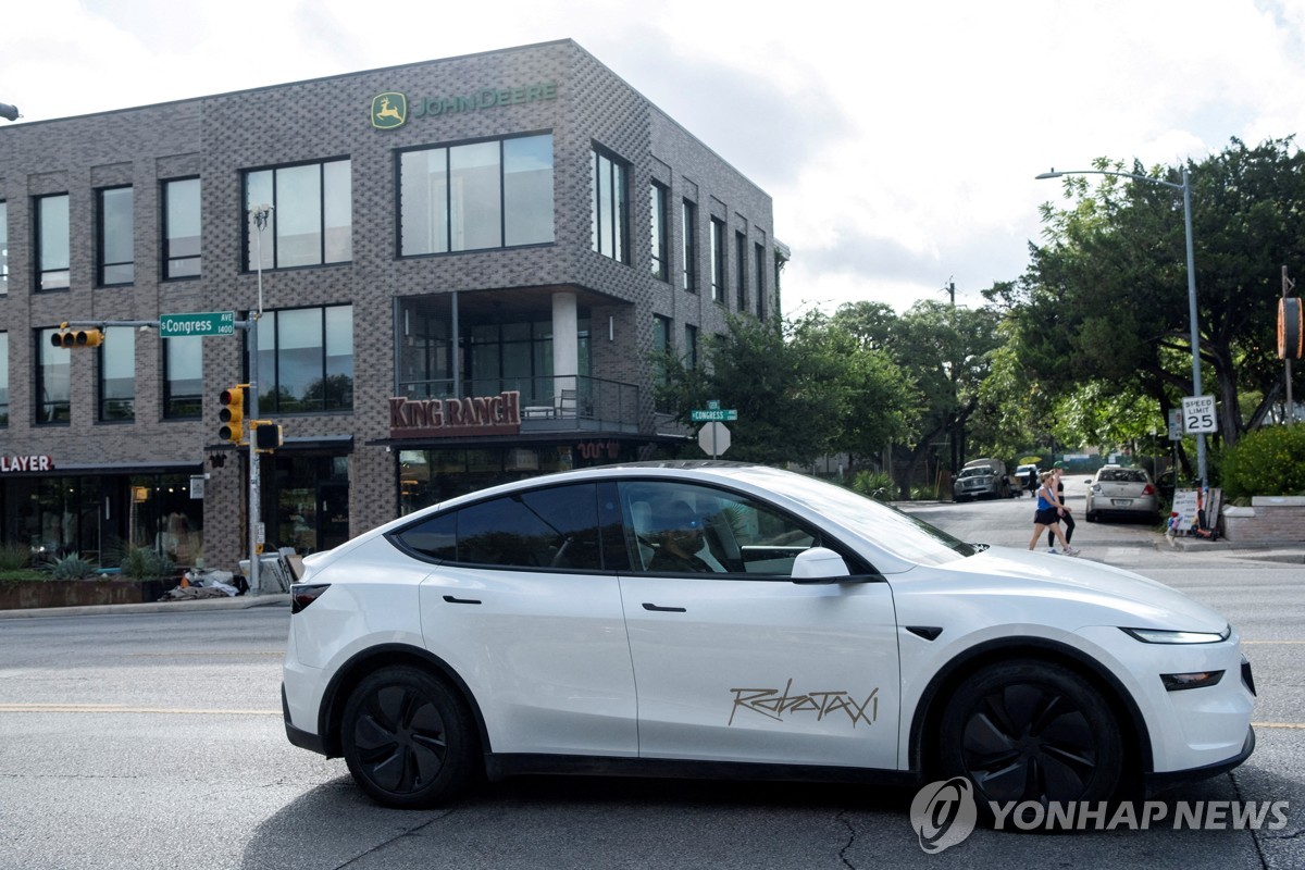 머스크 "로보택시 지역 이번 주말 확대…샌프란도 한두 …