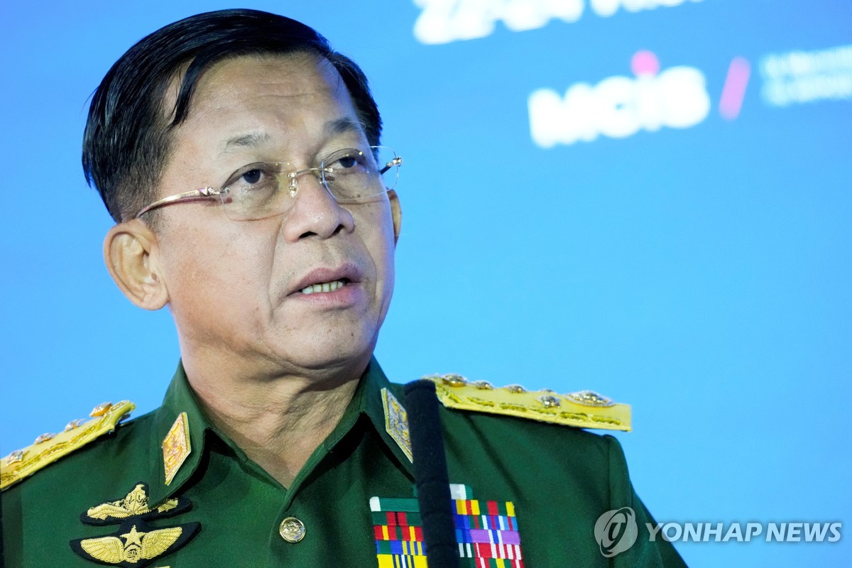 미얀마 군사정권 수장인 민 아웅 흘라잉 최고사령관