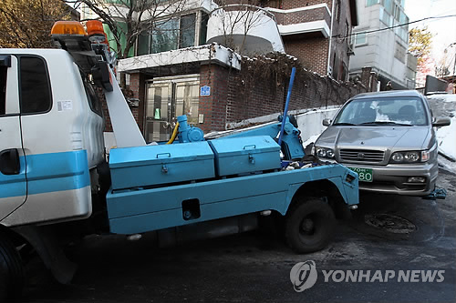 K-차보험서비스' 긴급출동 연 1천700만회…절반은 배터리충전 | 연합뉴스 K-차보험서비스' 긴급출동 연 1천700만회…절반은 배터리충전 | 연합뉴스