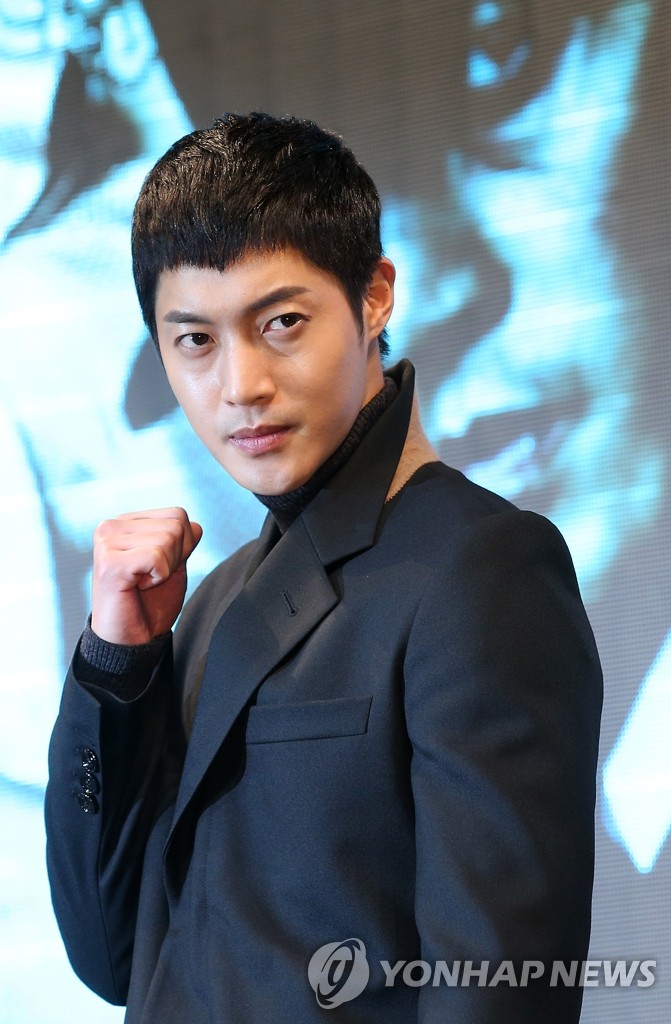 キム・ヒョンジュン 交際女性に暴行の疑いで告訴される | 聯合ニュース