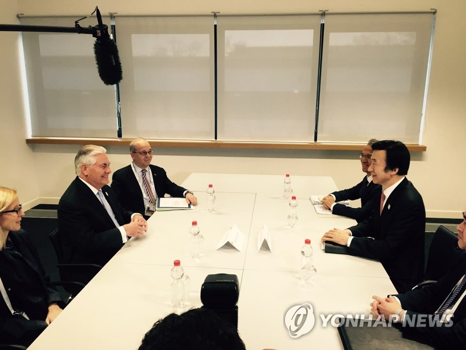 先月ドイツで開かれた韓米外相会談の様子＝（聯合ニュース）