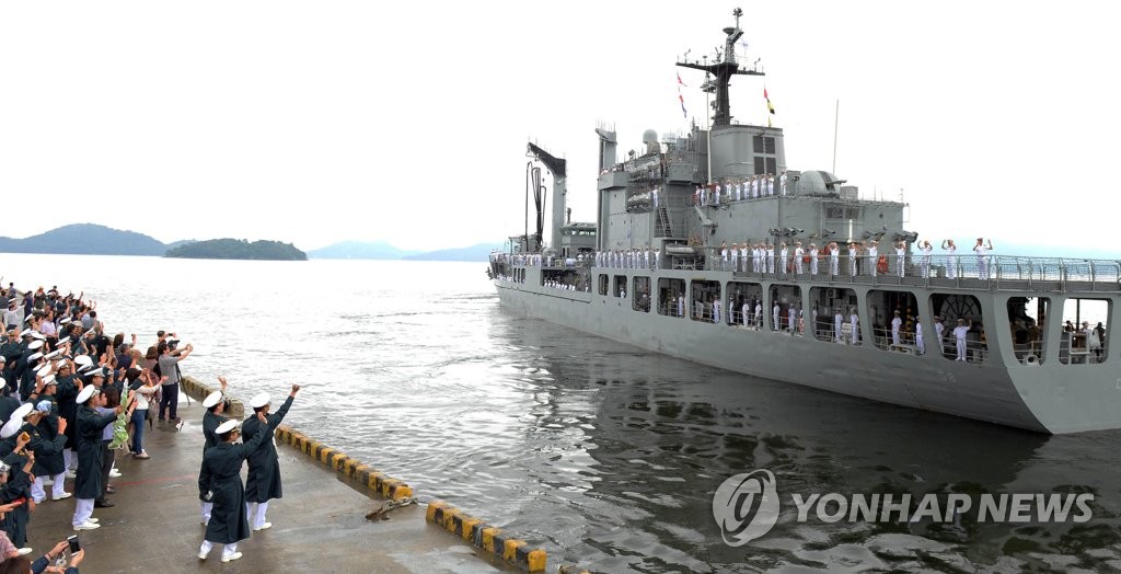 韓国陸海空軍の士官候補生　航海実習で佐世保やウラジオストク訪問