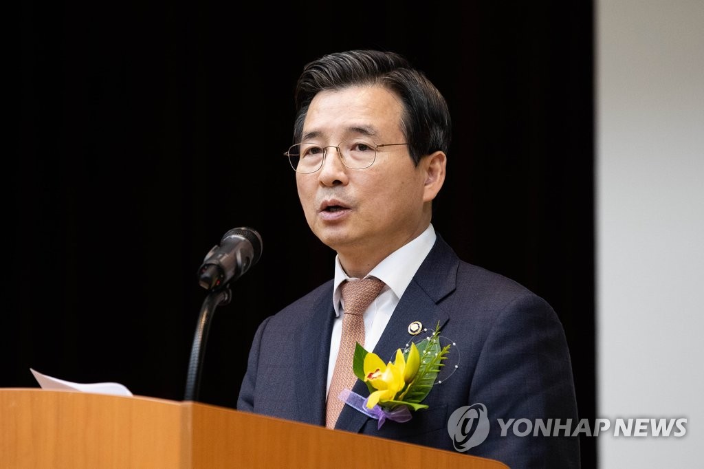 This file photo shows FSC Vice Chairman Kim Yong-beom. (Yonhap) 