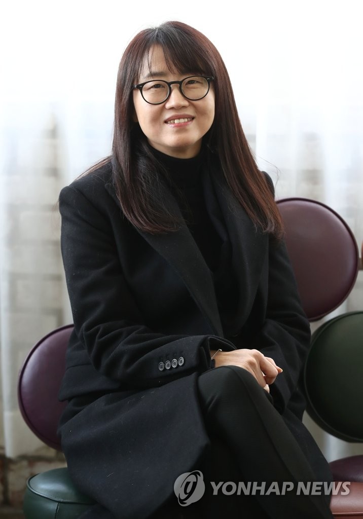 김은희 작가, 여유있는 미모