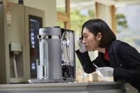  LG's home appliance biz in full swing amid mobile slump
