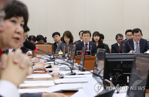 與 "자본시장 촛불혁명" vs 野 "연금사회주의"