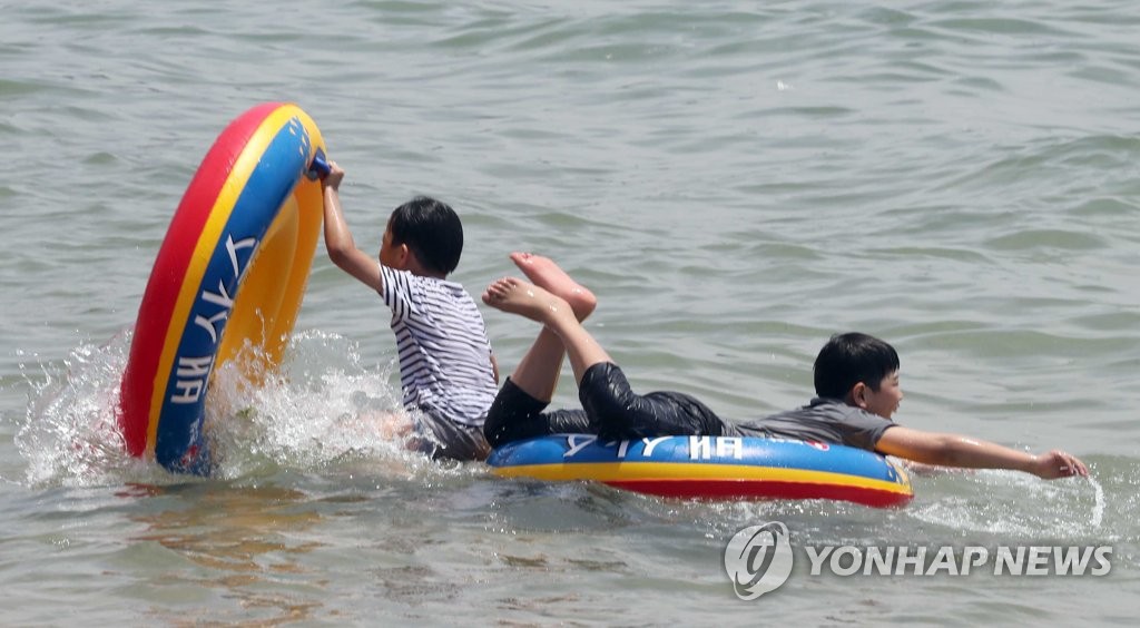 Swimming At Haeundae Beach In Busan Yonhap News Agency