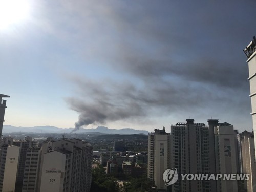 일산 박스공장에서 불…대응 2단계