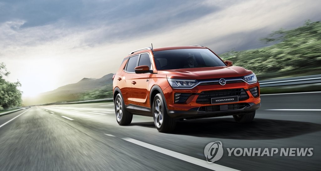 This photo provided by SsangYong Motor shows the carmaker's gasoline-powered Korando SUV. (PHOTO NOT FOR SALE) (Yonhap)
