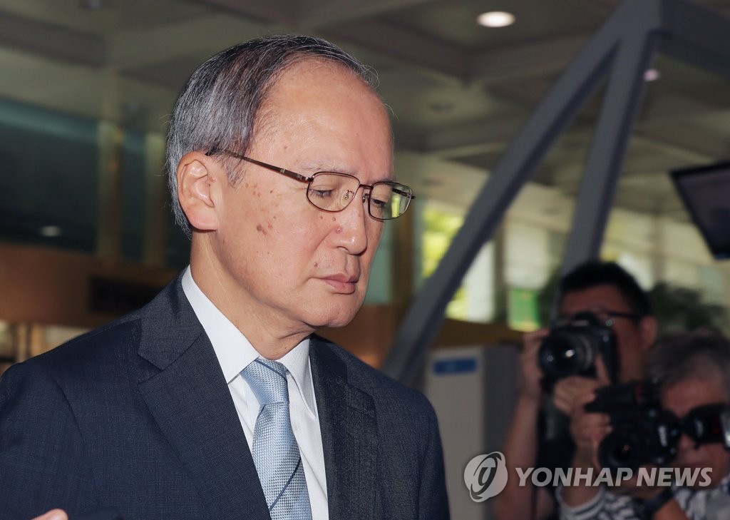 وزارة الخارجية في سيئول تستدعي السفير الياباني احتجاجا على إزالة كوريا من القائمة البيضاء - 1
