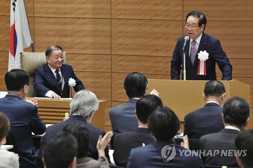 평행선 달린 한일·일한 의원연맹…아베는 축사 요청도 거절