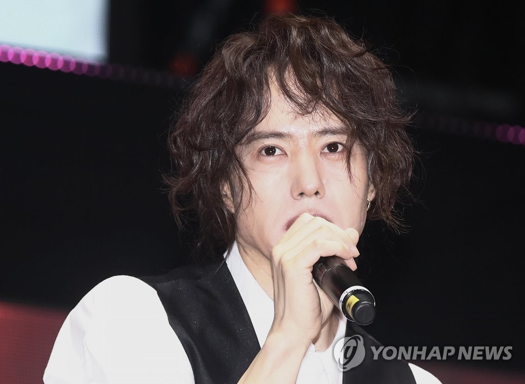 Singer Yang Joon-il speaks at a press conference ahead of a fan meeting in Seoul on Dec. 31, 2019. (Yonhap)