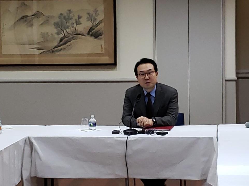 This photo, taken Jan. 17, 2020, shows South Korea's chief nuclear envoy, Lee Do-hoon, speaking during a press meeting at the South Korean Embassy in Washington. (Yonhap)