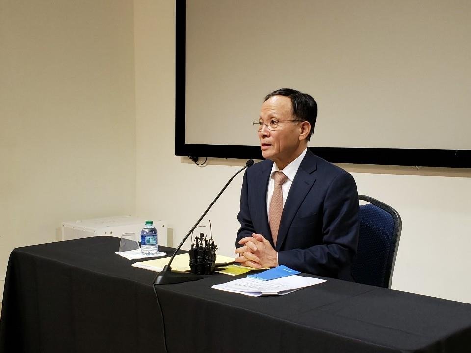 The file photo, taken Jan. 26, 2020, shows South Korea's ambassador to the United States, Lee Soo-hyuck, speaking in a press conference in Washington. (Yonhap)