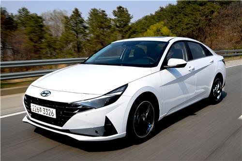 This file photo provided by Hyundai Motor shows the Avante compact. (PHOTO NOT FOR SALE)(Yonhap)