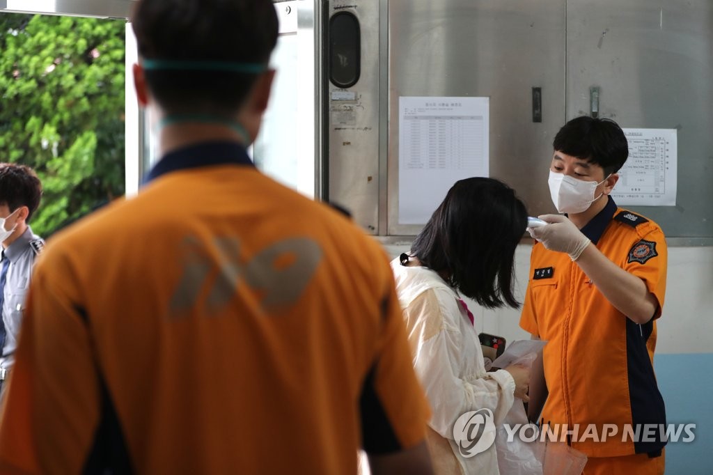 (2nd LD) New virus cases under 50, cluster infections linger in greater Seoul