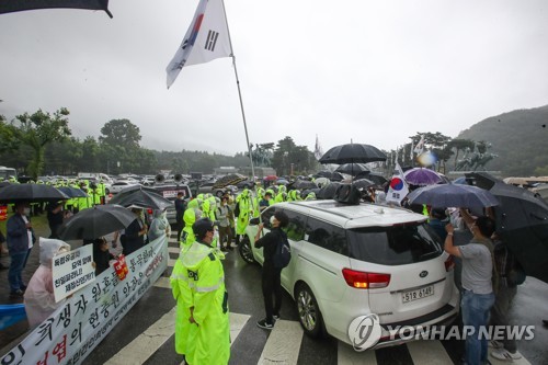 고 백선엽 장군 안장식, 분열된 현장