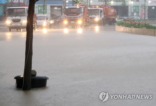 台風９号が韓国東部から海上に 南部から徐々に天候回復へ 聯合ニュース