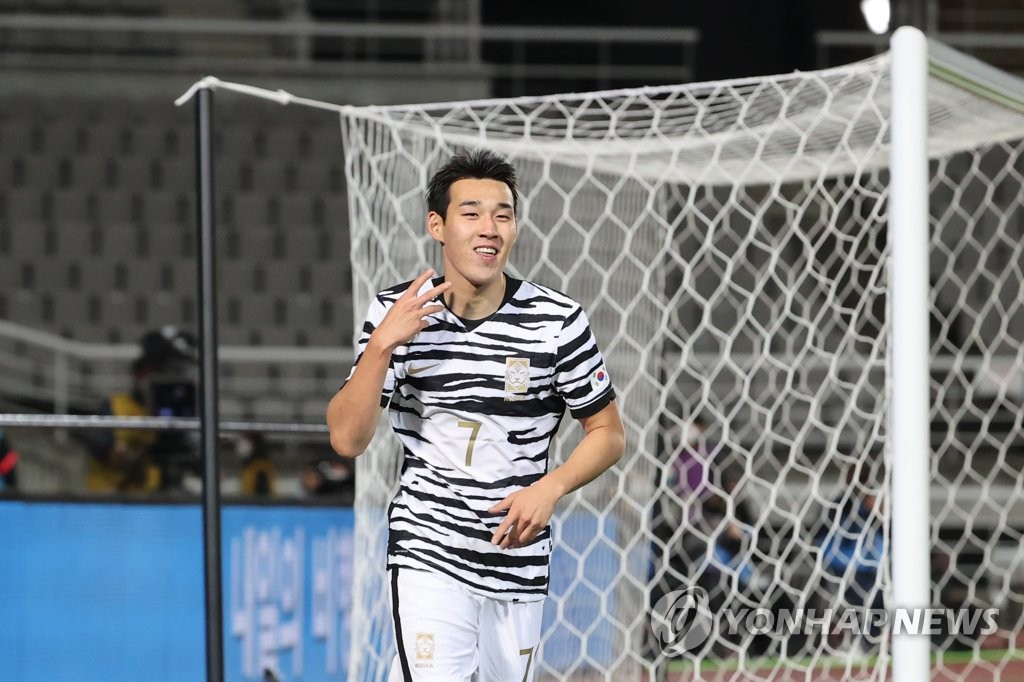 Song Min-kyu of the South Korean men's under-23 national football team celebrates his goal against the senior national team during an exhibition match at Goyang Stadium in Goyang, Gyeonggi Province, on Oct. 9, 2020. (Yonhap)