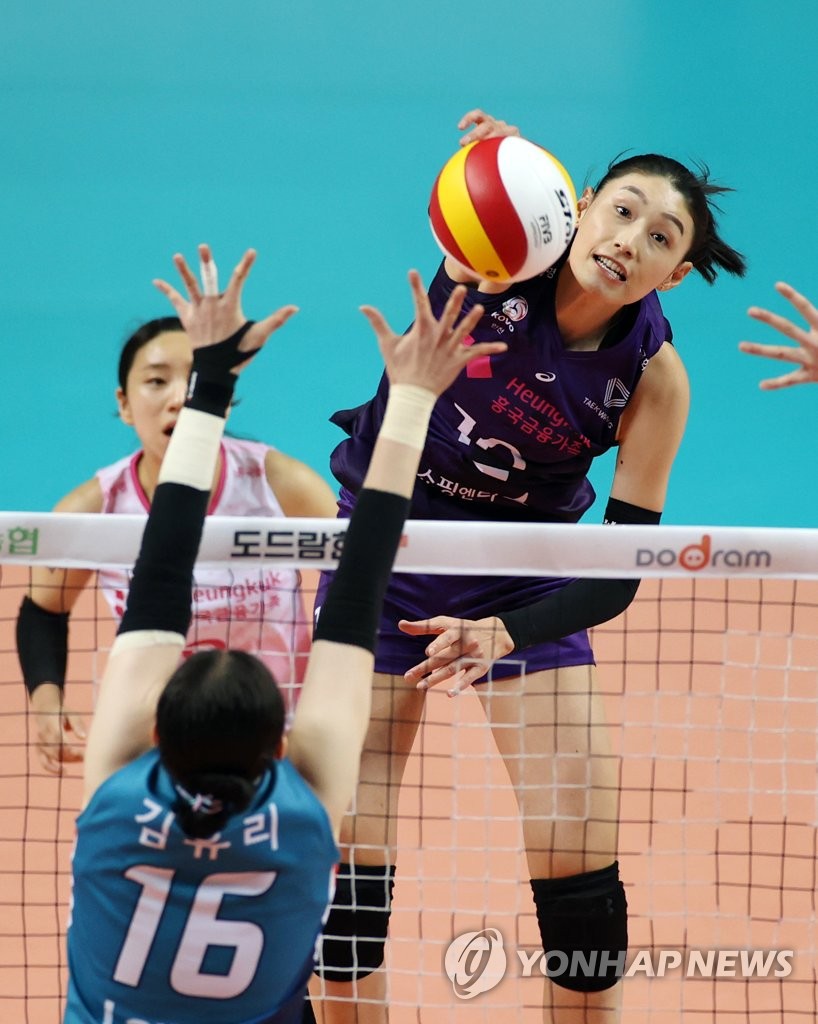 김연경, 위력적인 중앙 후위 공격 | 연합뉴스