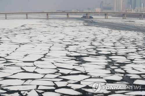 Snowy ice sheets