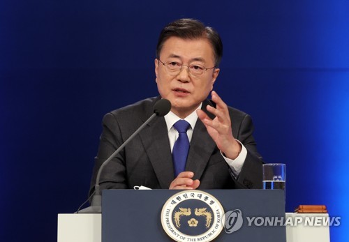 문대통령, 대선과 거리두기…'윤석열' 질문에 언급 자제