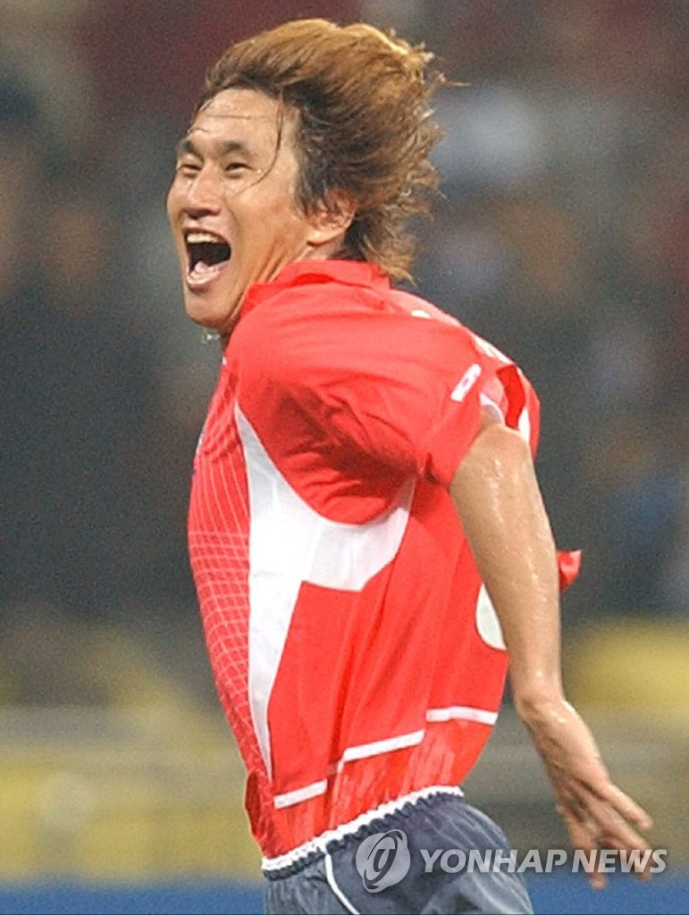 In this file photo from June 4, 2002, Yoo Sang-chul of South Korea celebrates his goal against Poland in the teams' Group D match at the 2002 FIFA World Cup at Busan Asiad Main Stadium in Busan, 450 kilometers southeast of Seoul. (Yonhap)