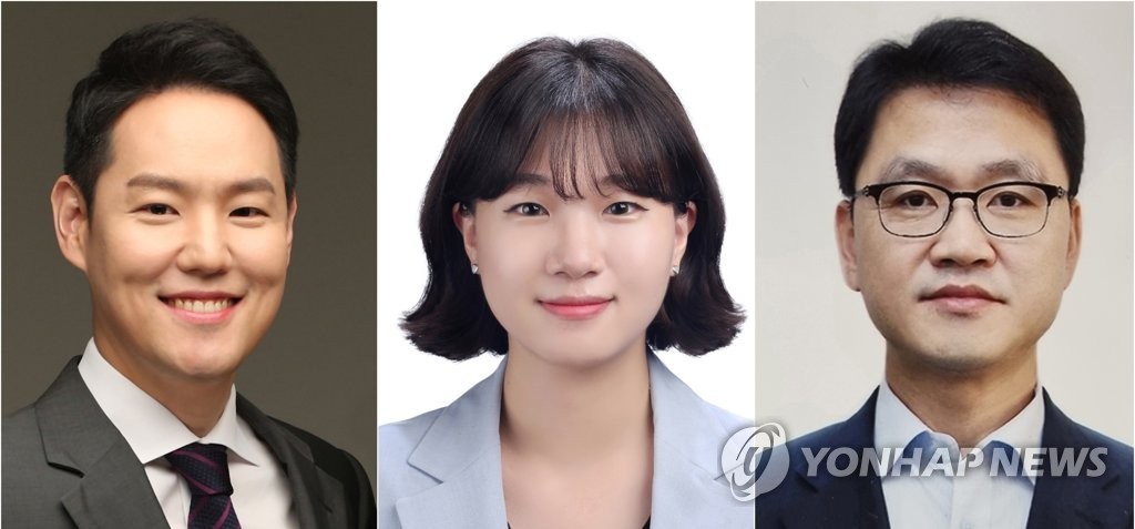 (2nd LD) Moon picks new Cheong Wa Dae secretaries for political affairs, youth affairs, education