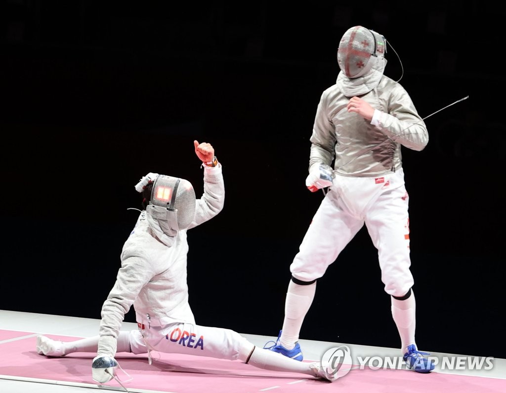 Sabre fencer wins bronze Yonhap News Agency