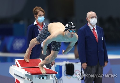 (الأولمبياد) السباح الشاب هوانغ يتطلع إلى رقم قياسي آخر في طوكيو