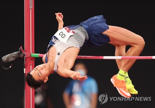 لاعب القفز العالي الكوري الجنوبي وو سانغ هيوك يسجل تاريخا جديدا لبلاده في أولمبياد طوكيو