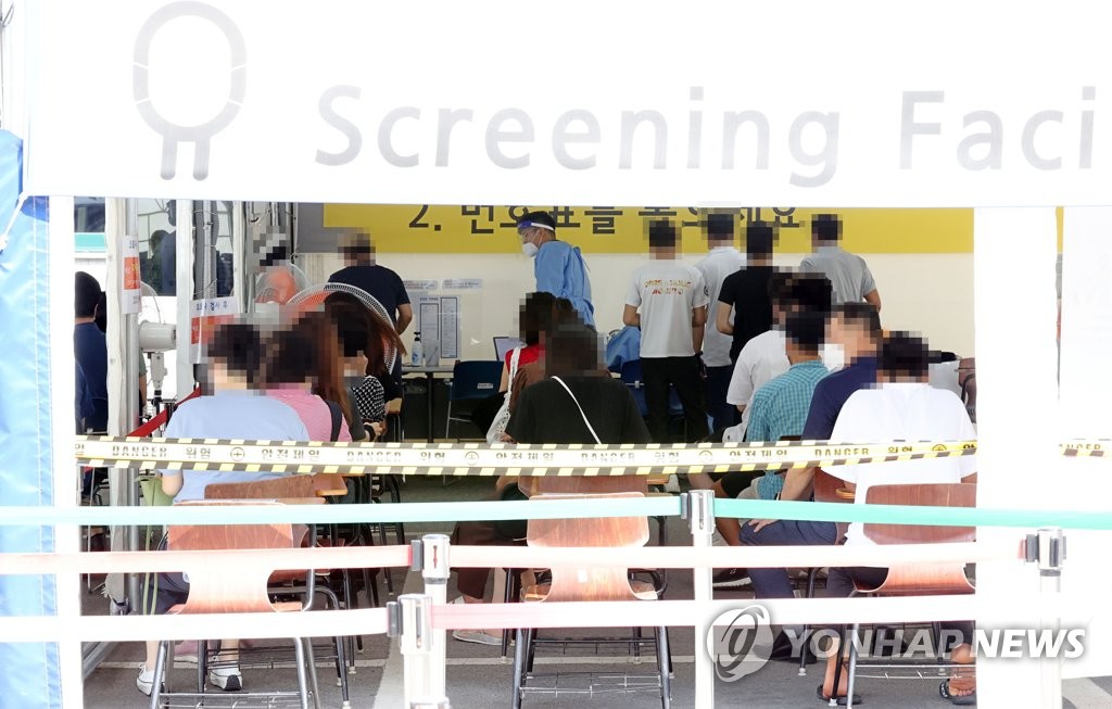 韓国の新規コロナ感染者１４００人下回る　連休で検査数減少