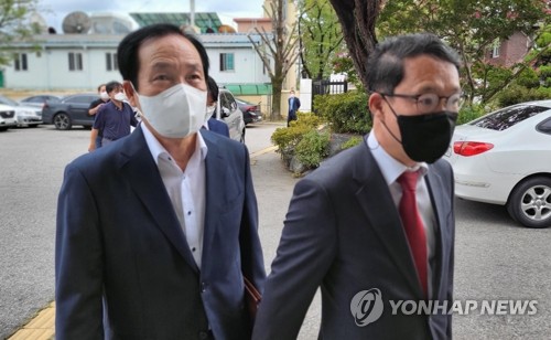 검찰, '뇌물수수' 혐의 김주수 의성군수에 징역 2년 구형(종합)