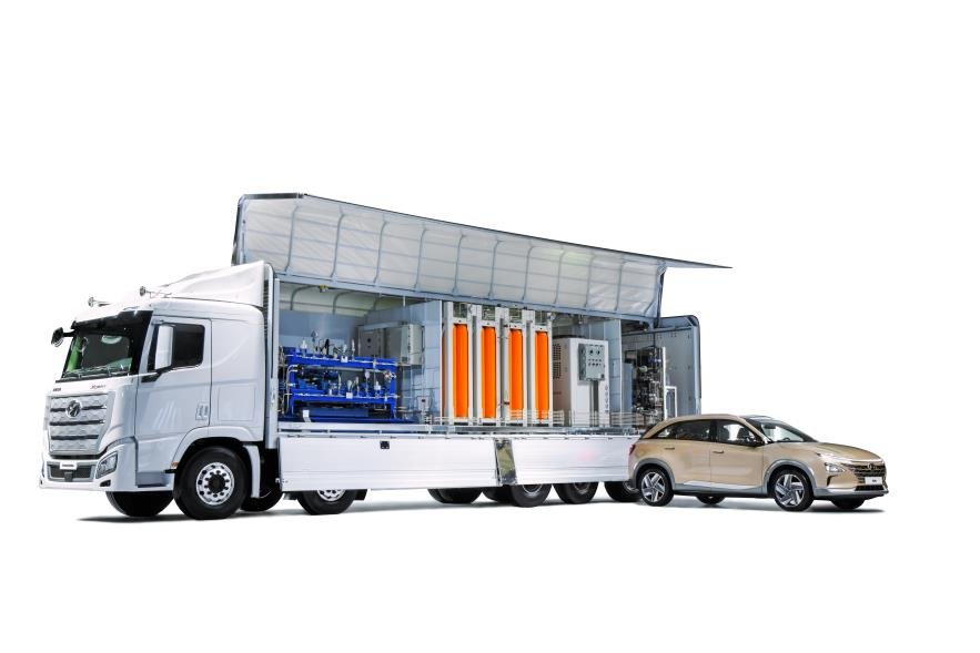 This photo, provided by Hyundai Motor Group, shows a rendering of a movable hydrogen charging station. On Sept. 7, 2021, the South Korean carmaker announced a vision to popularize hydrogen by 2040, under which it will apply fuel cell systems to all commercial vehicles by 2028. (PHOTO NOT FOR SALE) (Yonhap)