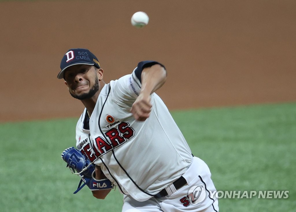 Reigning KBO MVP Ariel Miranda likely out for 1st week of season with shoulder issues