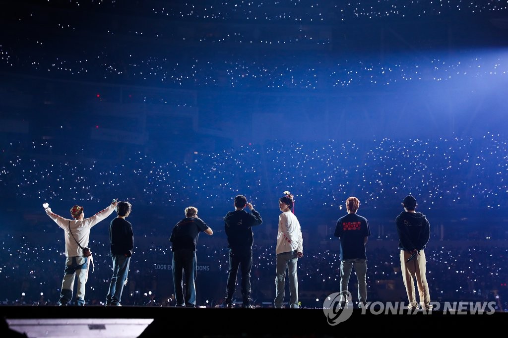 This photo, provided by Big Hit Music, shows BTS performing at SoFi Stadium in Los Angeles on Dec. 2, 2021 (U.S. time), the last of its four concerts there. (PHOTO NOT FOR SALE) (Yonhap)