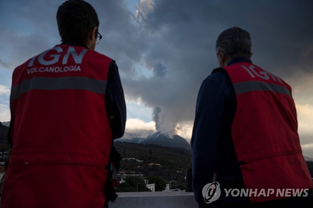 3개월 가까이 분화 지속하는 스페인 라팔마섬 화산