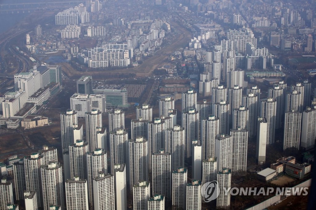 Des complexes d'appartements à Séoul, le mardi 21 décembre 2021. 
