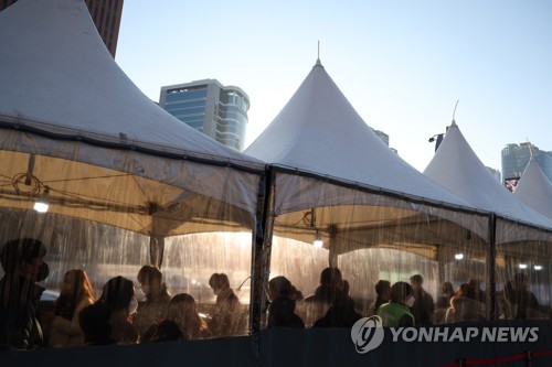 (عاجل) كوريا الجنوبية تسجل 3,717 إصابة جديدة بكورونا و839 حالة خطيرة