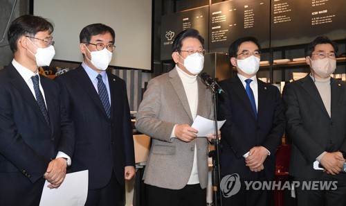 日本の原発汚染水放出に「強力対応」　韓国大統領選与党候補が公約