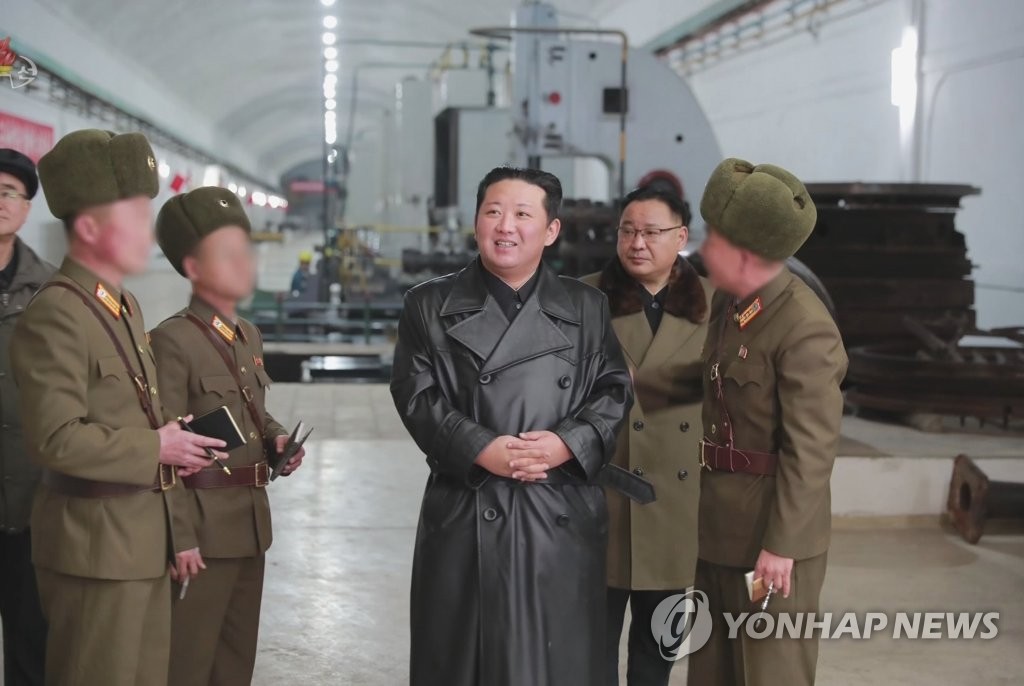 북한 김정은, 군수공장 시찰