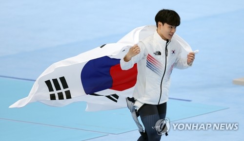 Pékin 2022 : Moon félicite Kim Min-seok, médaillé de bronze sur 1.500m