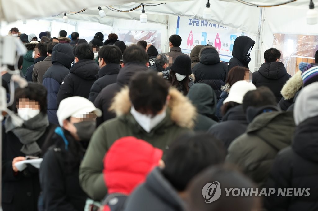 韓国の新規コロナ感染者　過去最多１７万人超＝前日から７万人増