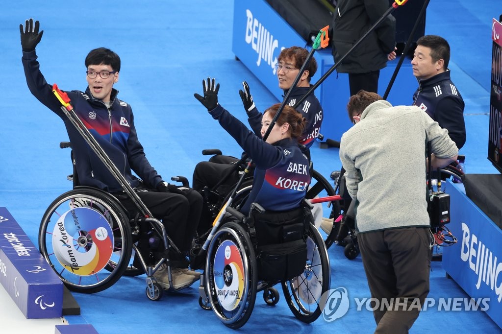 انتصار فريق الكيرلنغ على الكراسي المتحركة الكوري في الألعاب البارالمبية بكين