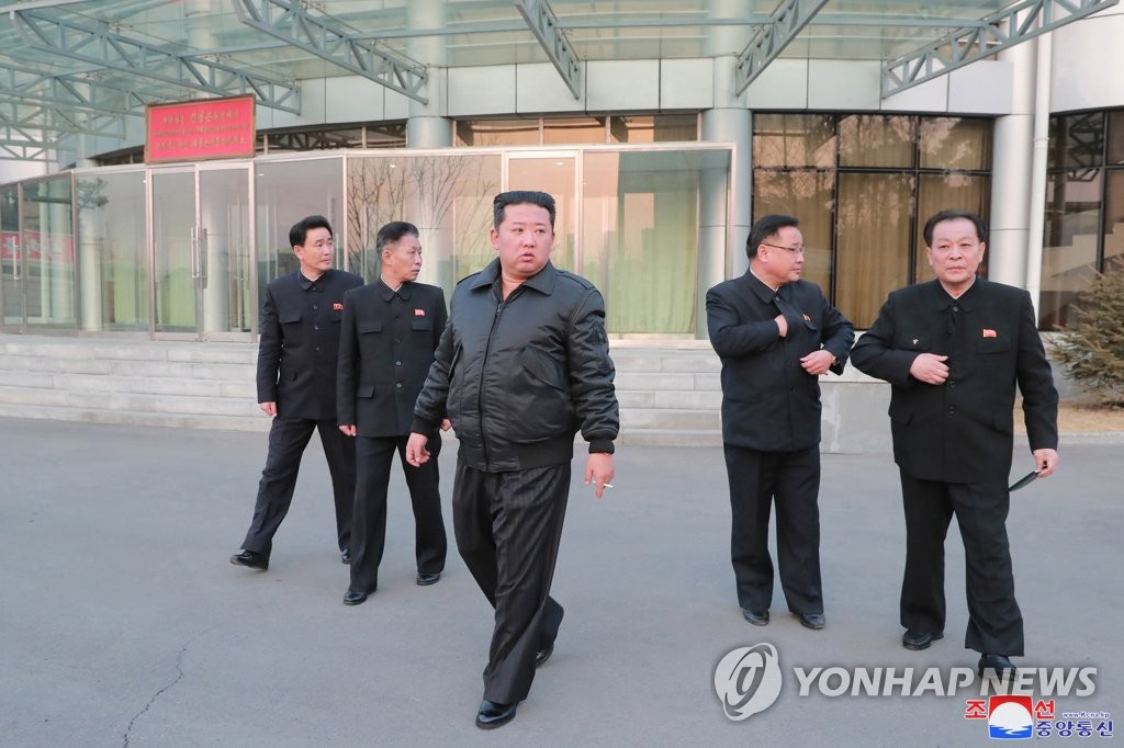 (LEAD) Kim Jong-un : le satellite en cours de développement vise à collecter des informations sur l'armée américaine