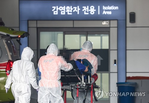밀려드는 환자에 의료현장 '골머리'…약국 "어린이 감기약 품절"