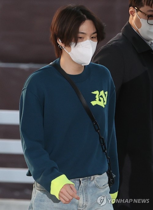 BTSのシュガの 空気 vj288_SUGA_WEB_1200-1628-15.jpg