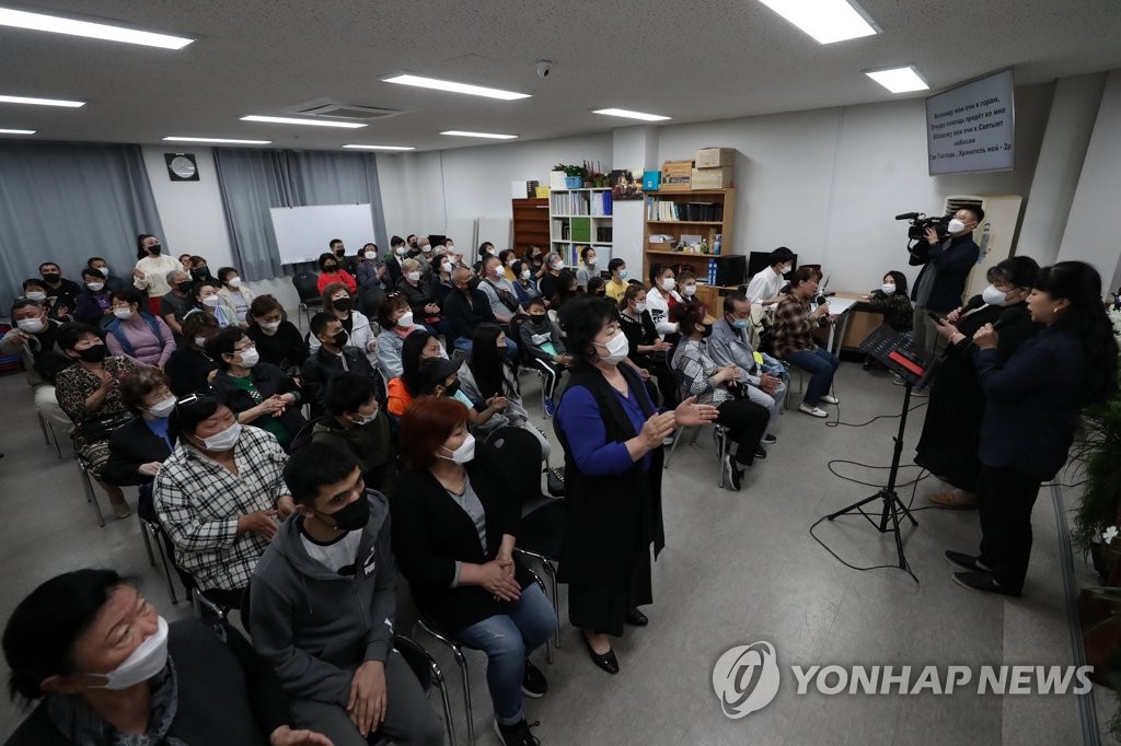 광주 고려인마을교회 예배에 참석한 우크라이나 피란민과 고려인 후손들