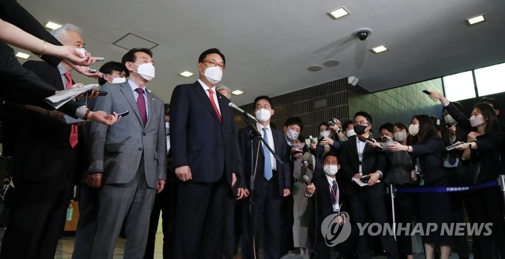 Rep. Chung Jin-suk, the head of President-elect Yoon Suk-yeol's delegation, speaks to reporters after meeting with Japanese Foreign Minister Yoshimasa Hayashi in Tokyo on April 25, 2022. (Yonhap) 